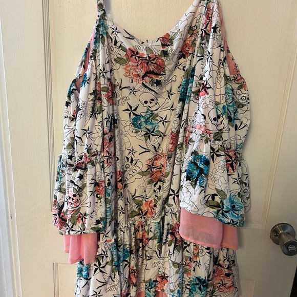 Torrid  Betsey Johnson Mini Challis Cold Shoulder Star Skull Dress Plus Size 3 - Picture 6 of 6